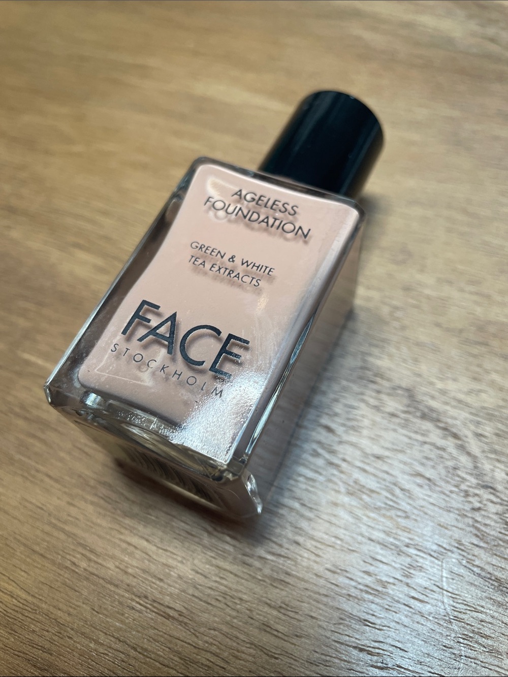 Face Stockholm Ageless Foundation — Light Beige “Vinter”